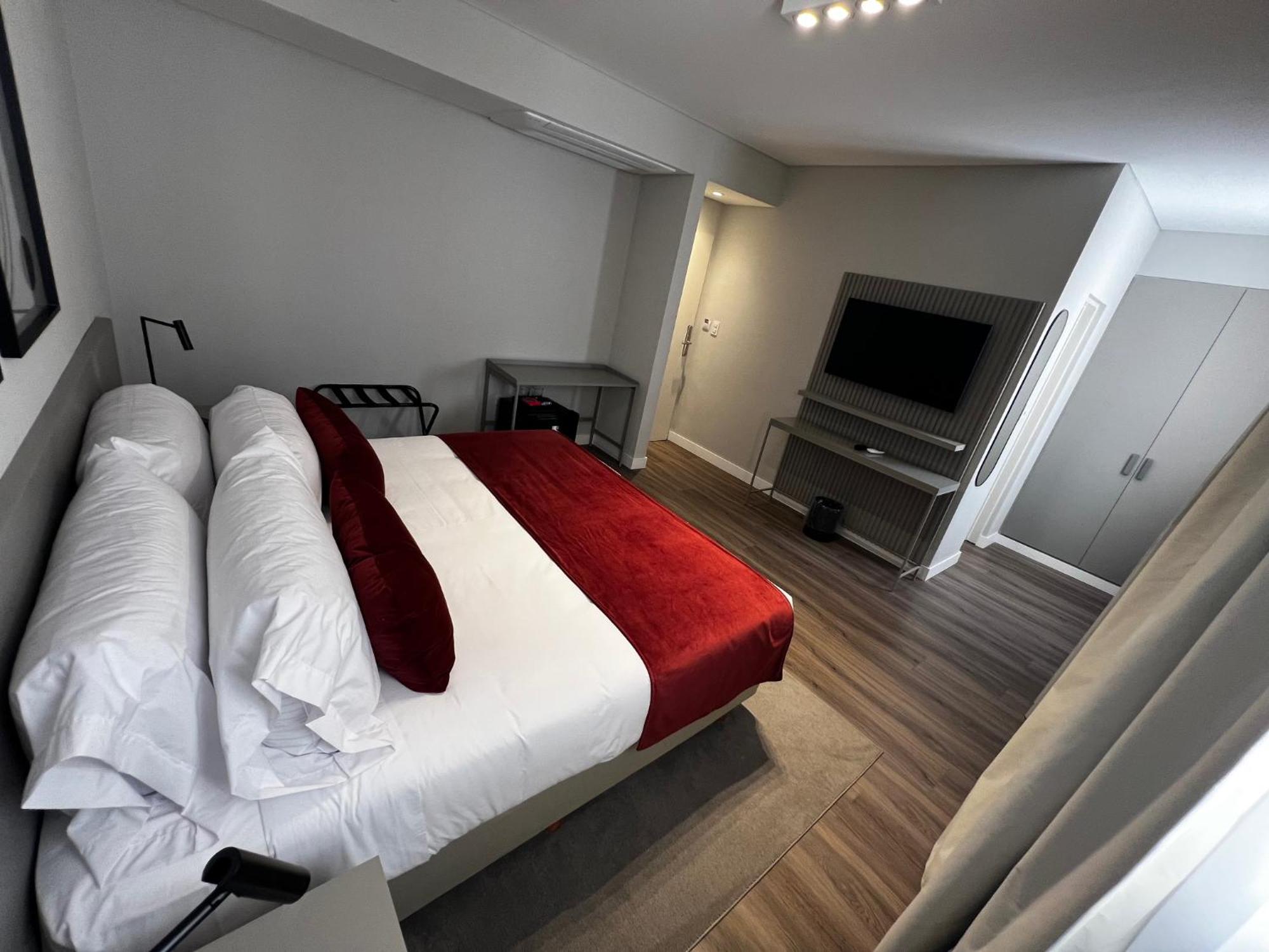 Guemes Hotel & Spa サルタ エクステリア 写真