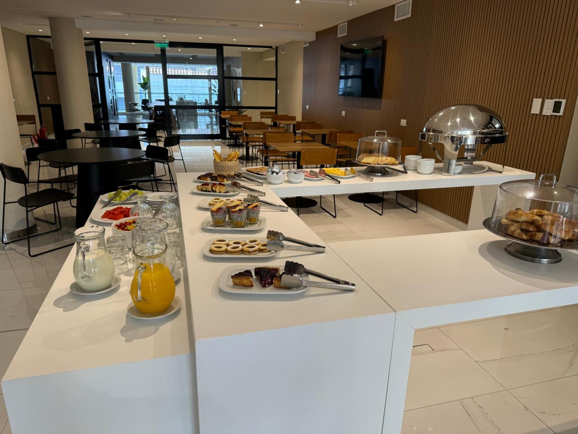 Guemes Hotel & Spa サルタ エクステリア 写真